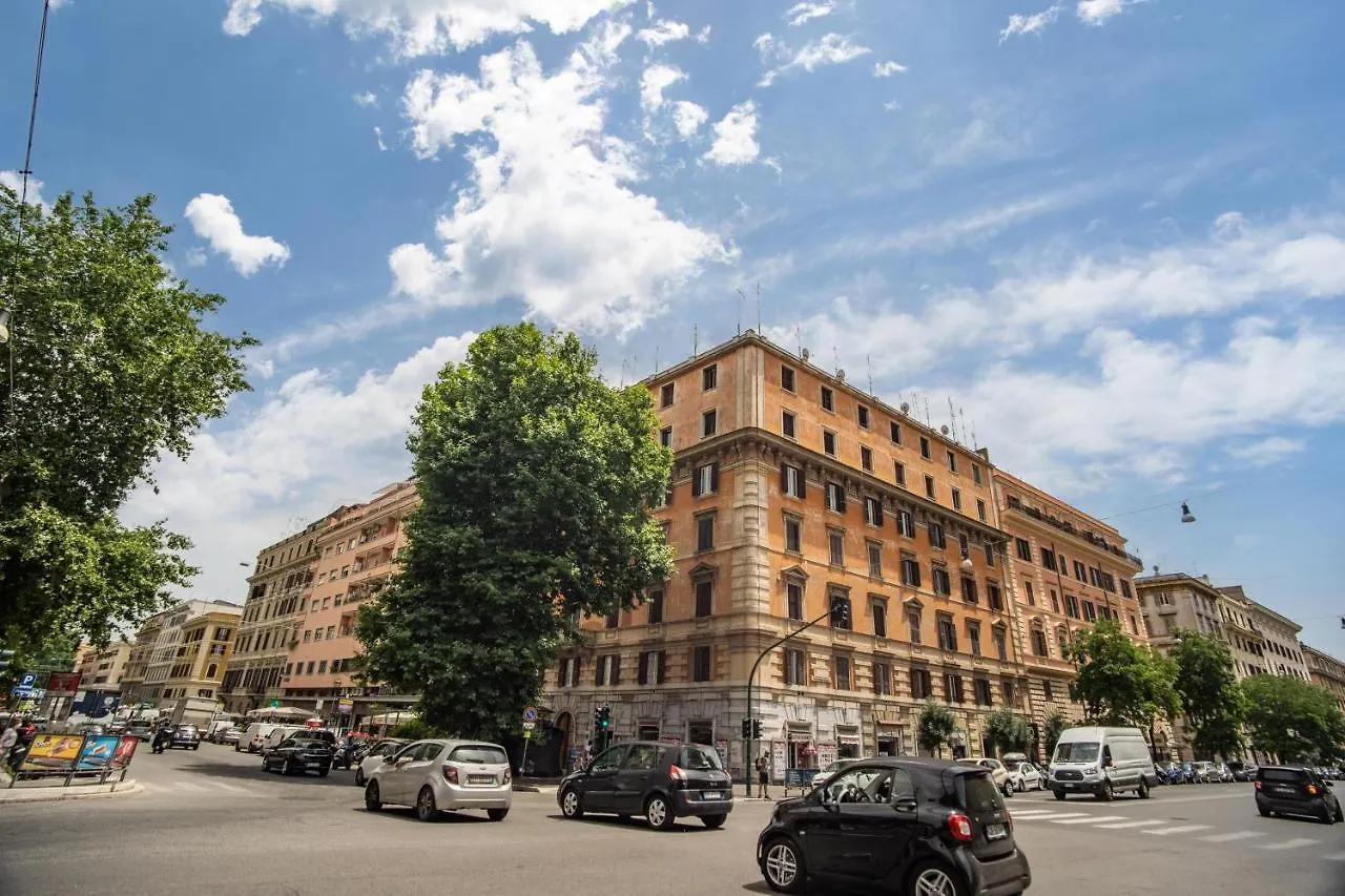 Giulio Cesare Charming Suite Great Location Rome 0*,